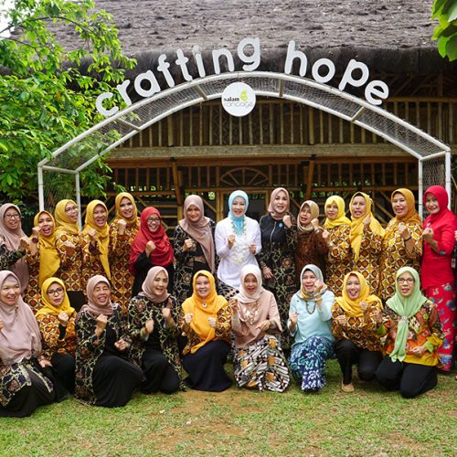 Sarling Ibu Gubernur Jawa Barat ke Salam Rancage